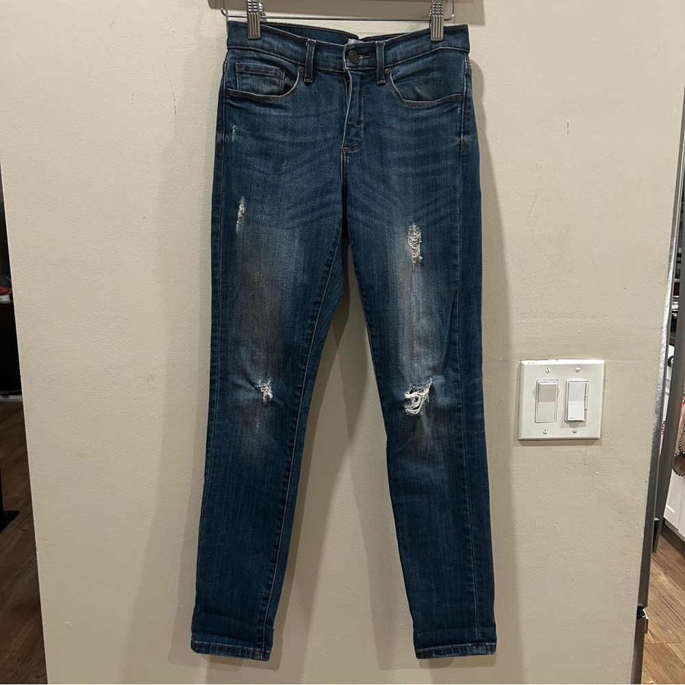 Banana Republic Skinny Ankle ripped distressed stretch jeans.  Size 25.